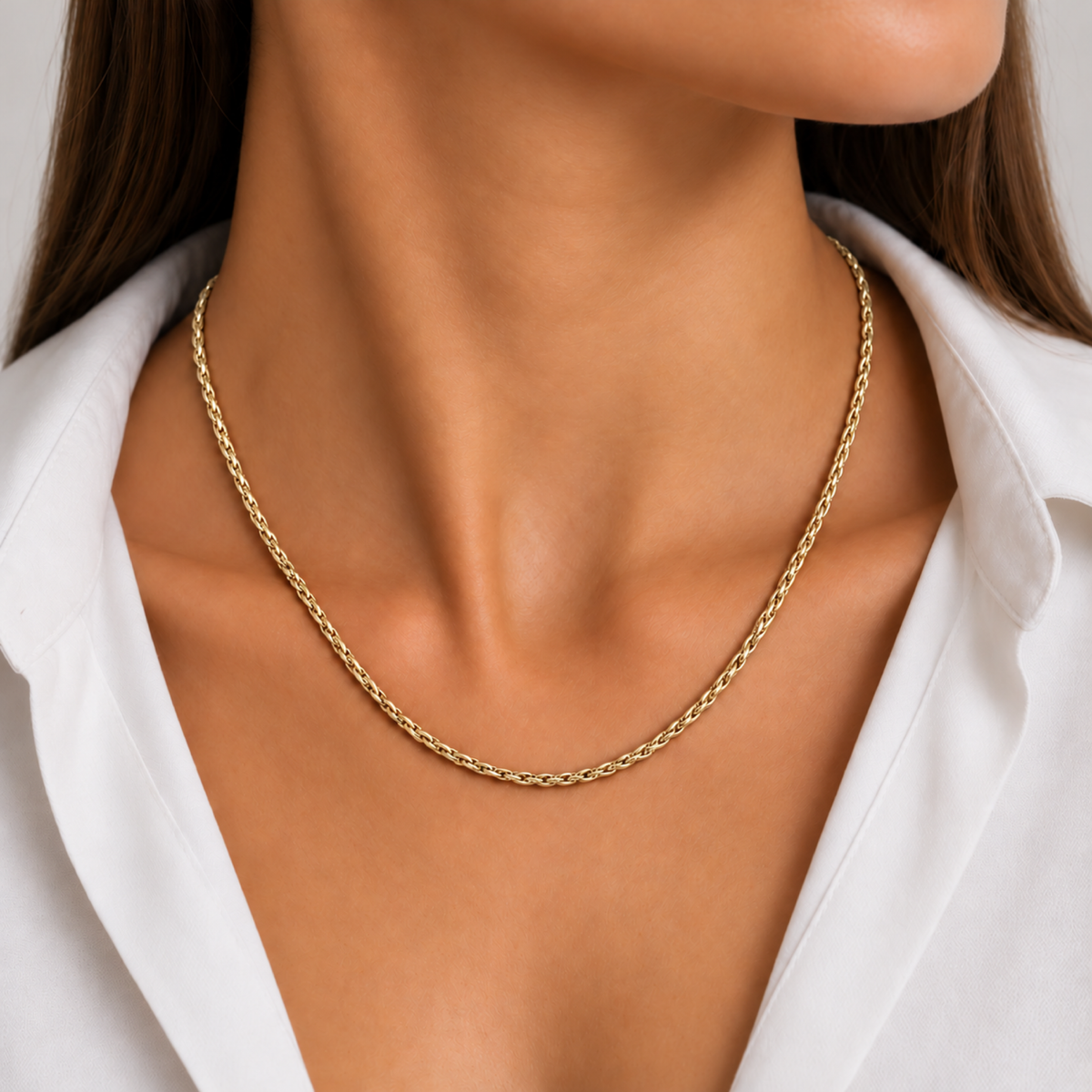 GIORO Melora Designkette aus 585 Gelbgold 45 cm am Model