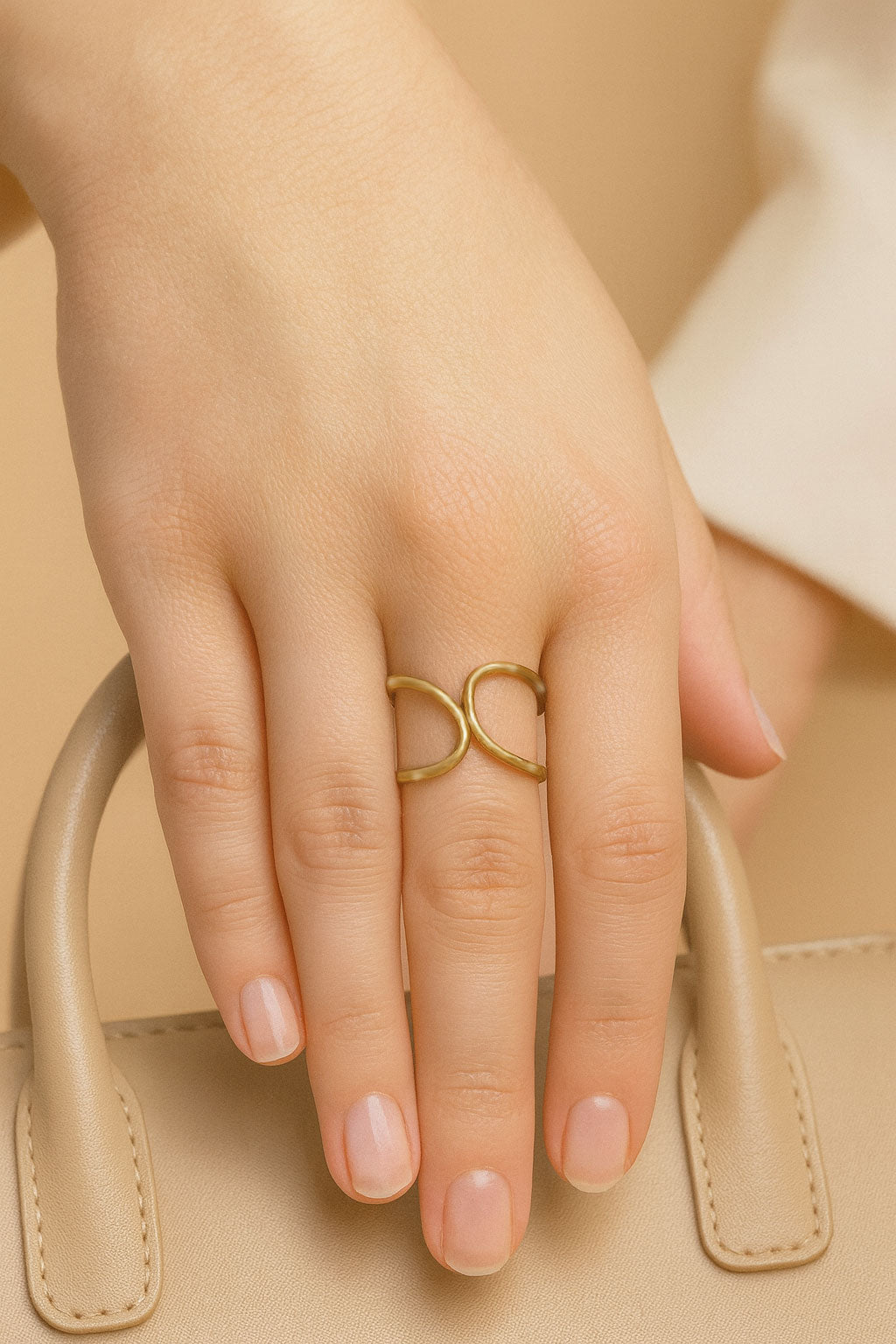 Ring Evara aus 585er Gelbgold – Geschwungenes Design