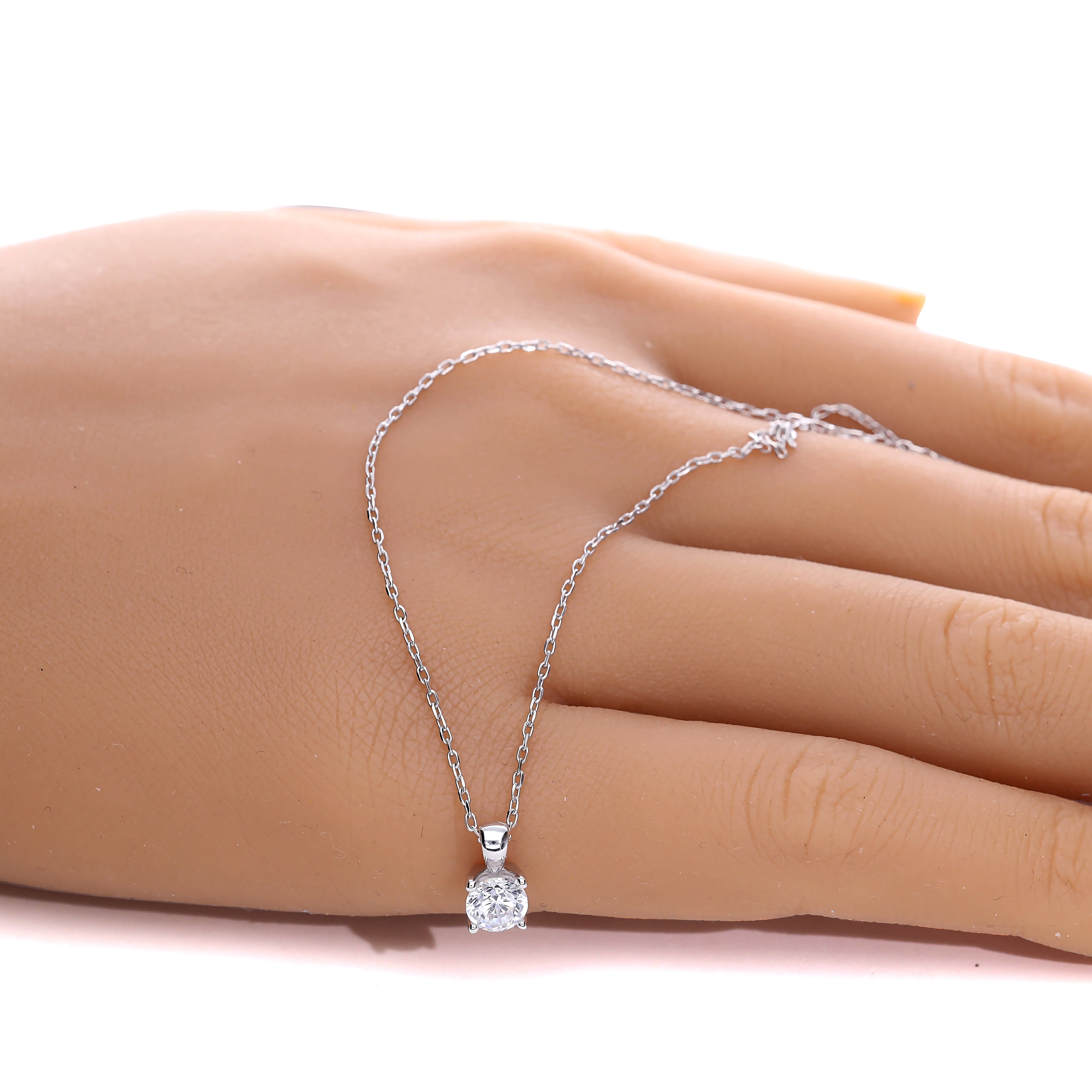 GIORO Collier Enise mit 0,22 ct Brillant in 4er Krappenfassung – Weißgold
